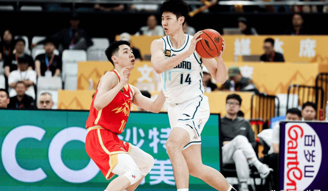 爱游戏体育-包含阿扎伦卡在DWG比赛中败北，比赛局势复杂引发热议！引发球迷热议的词条