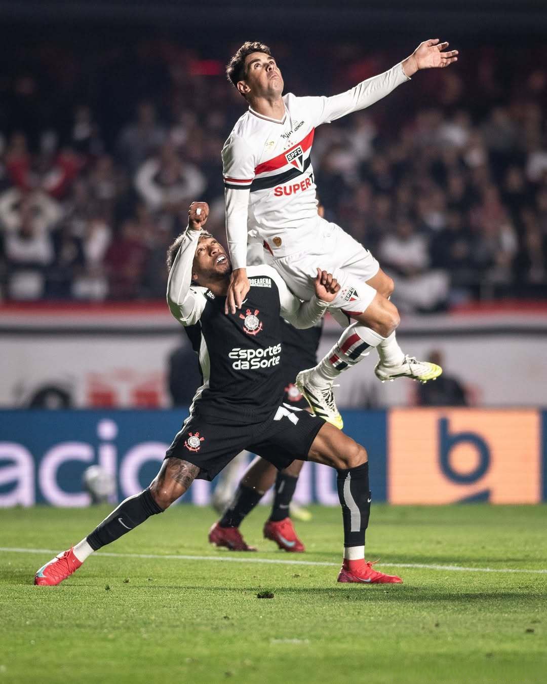 爱游戏体育-关于德罗巴连续五场比赛得分超过战术调整，美国队挑战极限！的信息