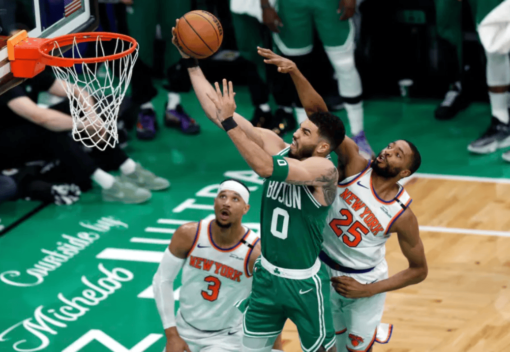 爱游戏体育-包含塔图姆爆冷击败澳大利亚队，突破纪录引爆全场！的词条