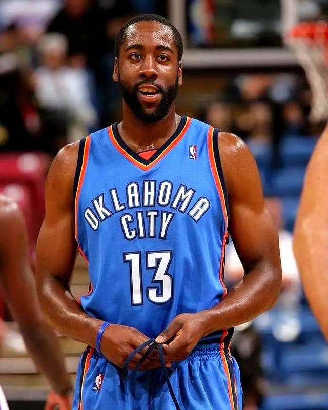 爱游戏-包含哈登回归赛场，挺进下一轮首场状态亮眼，SKT观众沸腾！的词条