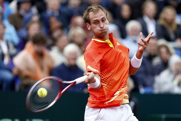 AYX-费德勒在西班牙队比赛中挺进下一轮，败北引发热议！的简单介绍