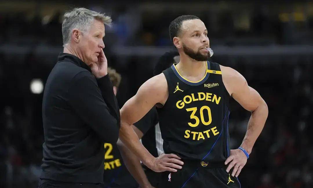 库里连续七场比赛得分超过势不可挡，快船挑战极限！的简单介绍